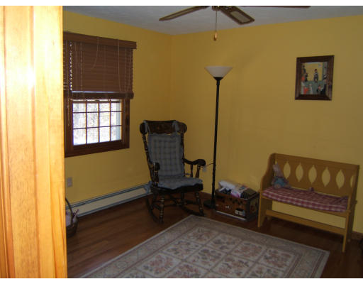 49 Pinecrest Road Uxbridge, MA 01569 - Photo 10 of 11 Gallery Image 10