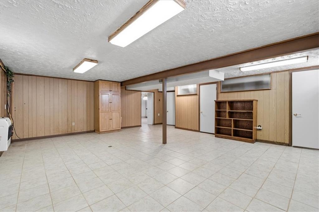 2355 Calvert Street Aliquippa, PA 15001 - Photo 26 of 28 an empty room with a empty space and closet area