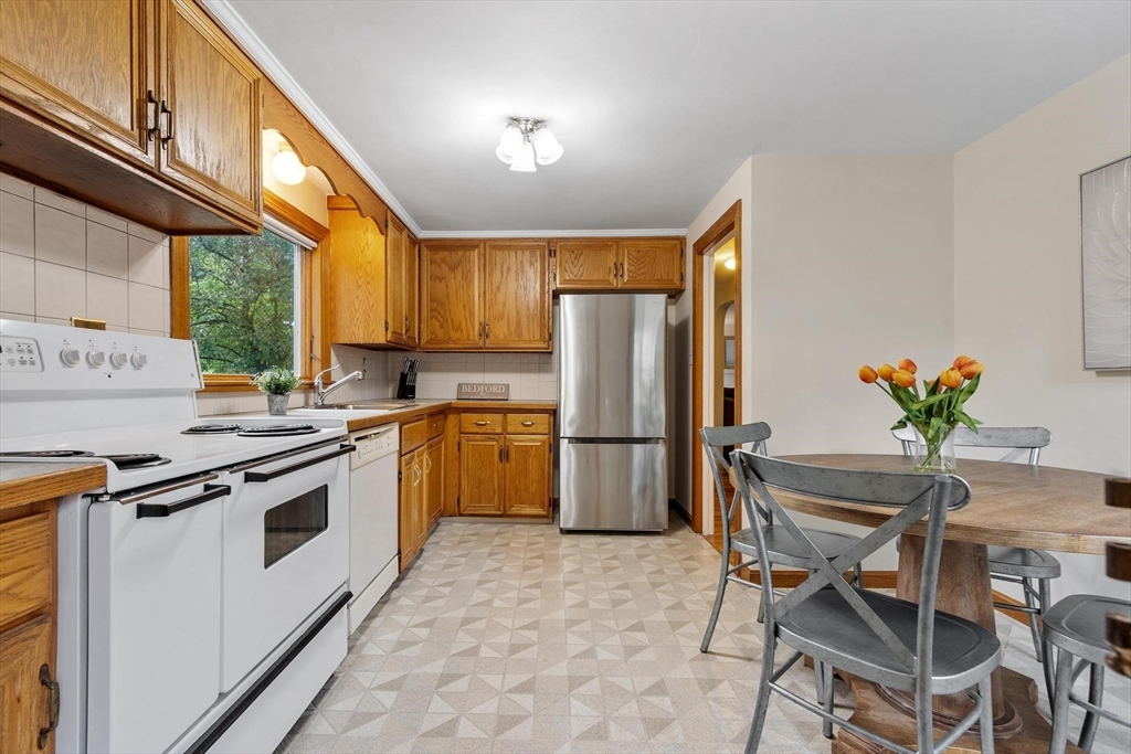 12 Hunt Road Bedford, MA 01730 - Photo 9 of 30