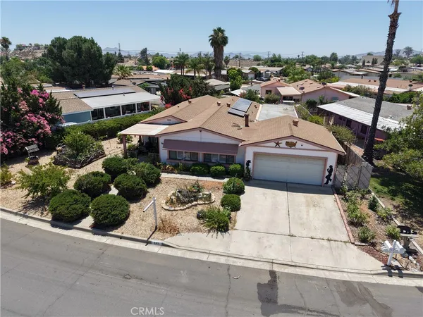 $440,000 | 449 Highland Vista Way, Perris, CA 92570