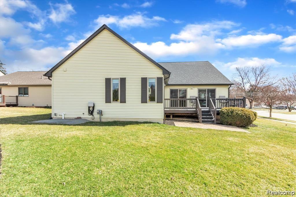 9769 Stark Road Livonia, MI 48150 - Photo 51 of 64 45-9675-Stark-Rd-WindowStill-Real-Estate-Photography-54.jpg