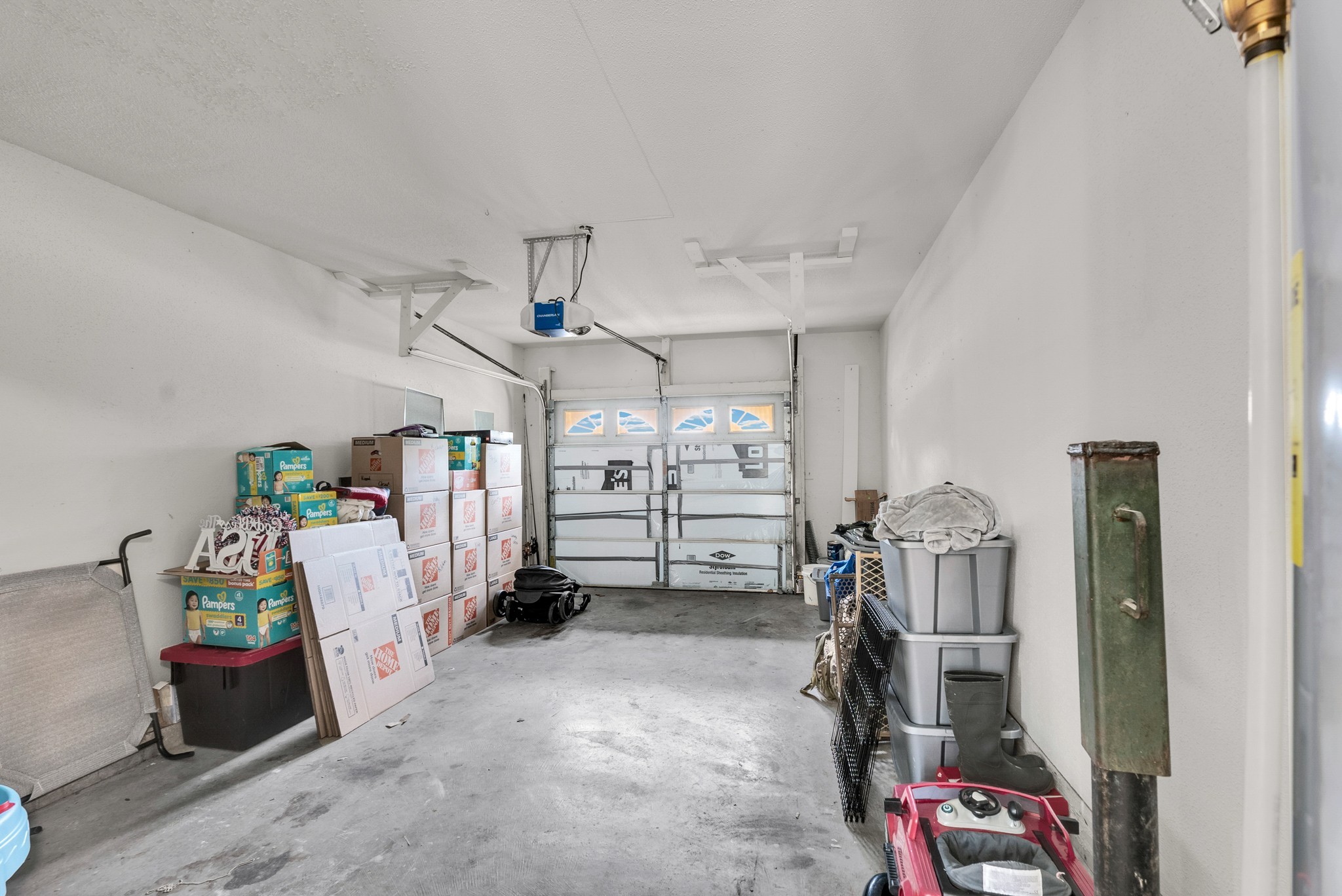 326 Lancaster Road Clarksville, TN 37042 - Photo 27 of 31 a view of a garage with furniture