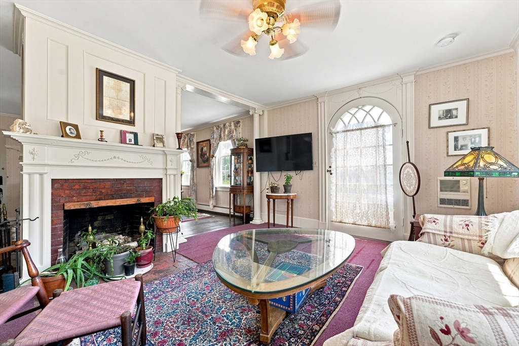 170 Brookfield Road Warren, MA 01010 - Photo 5 of 42 Gallery Image 5