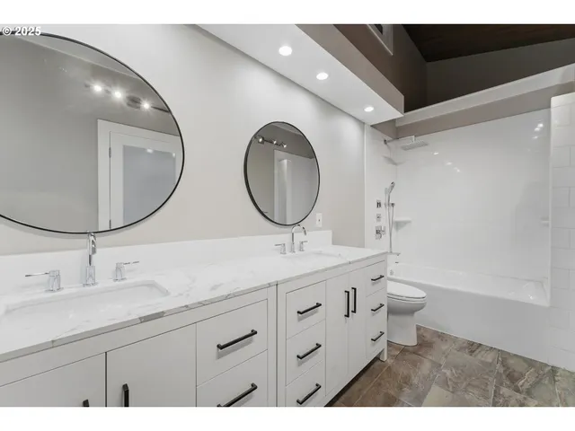 $499,995 | 820 Southeast Barnes Avenue, Gresham, OR 97080