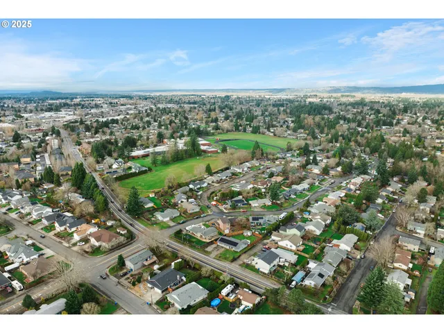 $499,995 | 820 Southeast Barnes Avenue, Gresham, OR 97080