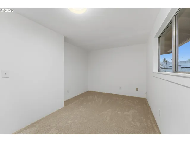 $499,995 | 820 Southeast Barnes Avenue, Gresham, OR 97080