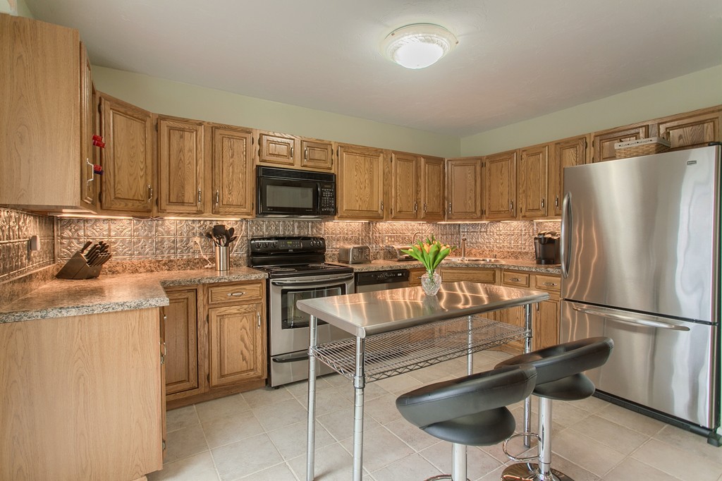 309 Ridgefield Circle, Unit C Clinton, MA 01510 - Photo 3 of 30 Gallery Image 3
