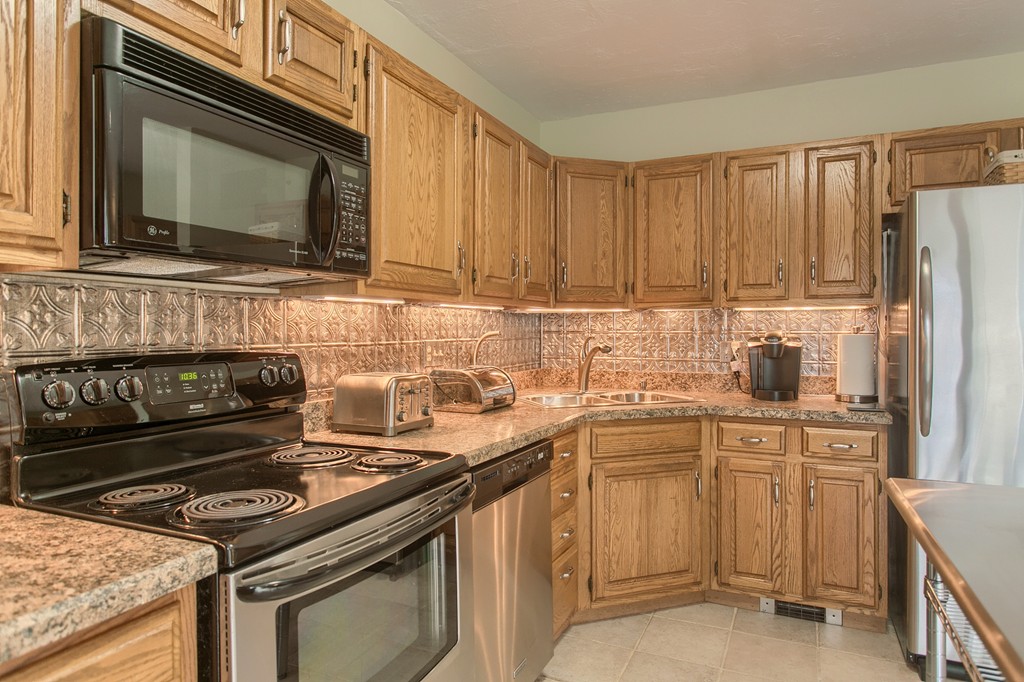 309 Ridgefield Circle, Unit C Clinton, MA 01510 - Photo 4 of 30 Gallery Image 4