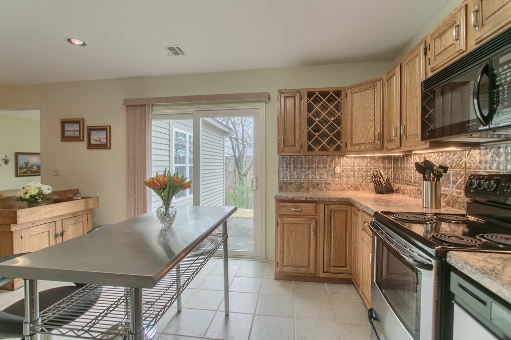 309 Ridgefield Circle, Unit C Clinton, MA 01510 - Photo 5 of 30 Gallery Image 5