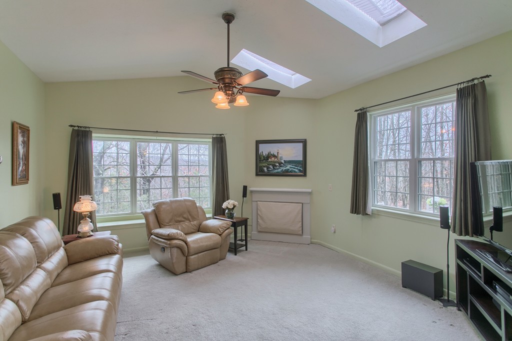 309 Ridgefield Circle, Unit C Clinton, MA 01510 - Photo 9 of 30 Gallery Image 9