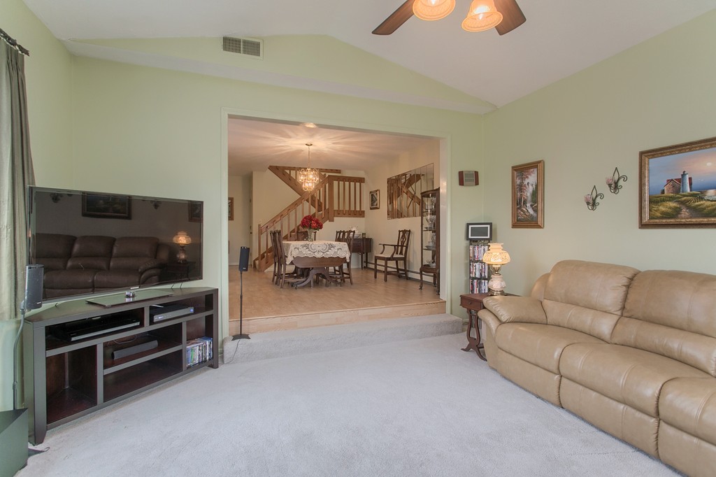 309 Ridgefield Circle, Unit C Clinton, MA 01510 - Photo 10 of 30 Gallery Image 10