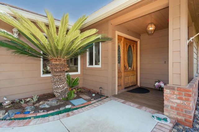 $1,525,000 | 4906 Via Hinton, Carlsbad, CA 92008