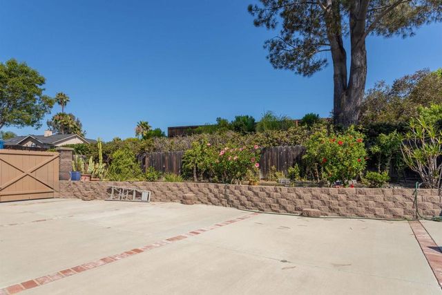 $1,525,000 | 4906 Via Hinton, Carlsbad, CA 92008