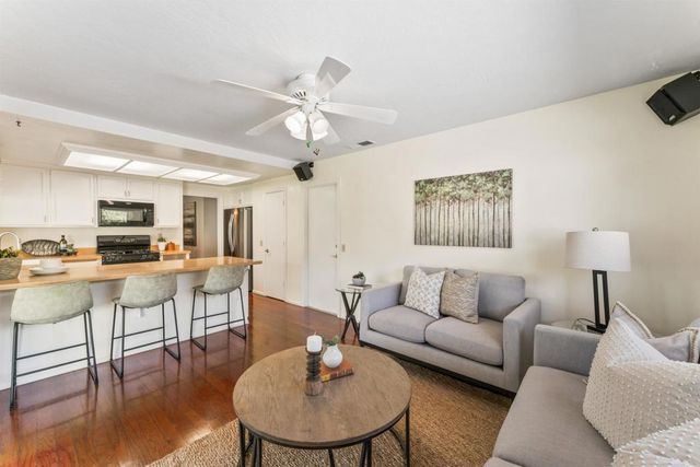 $1,525,000 | 4906 Via Hinton, Carlsbad, CA 92008