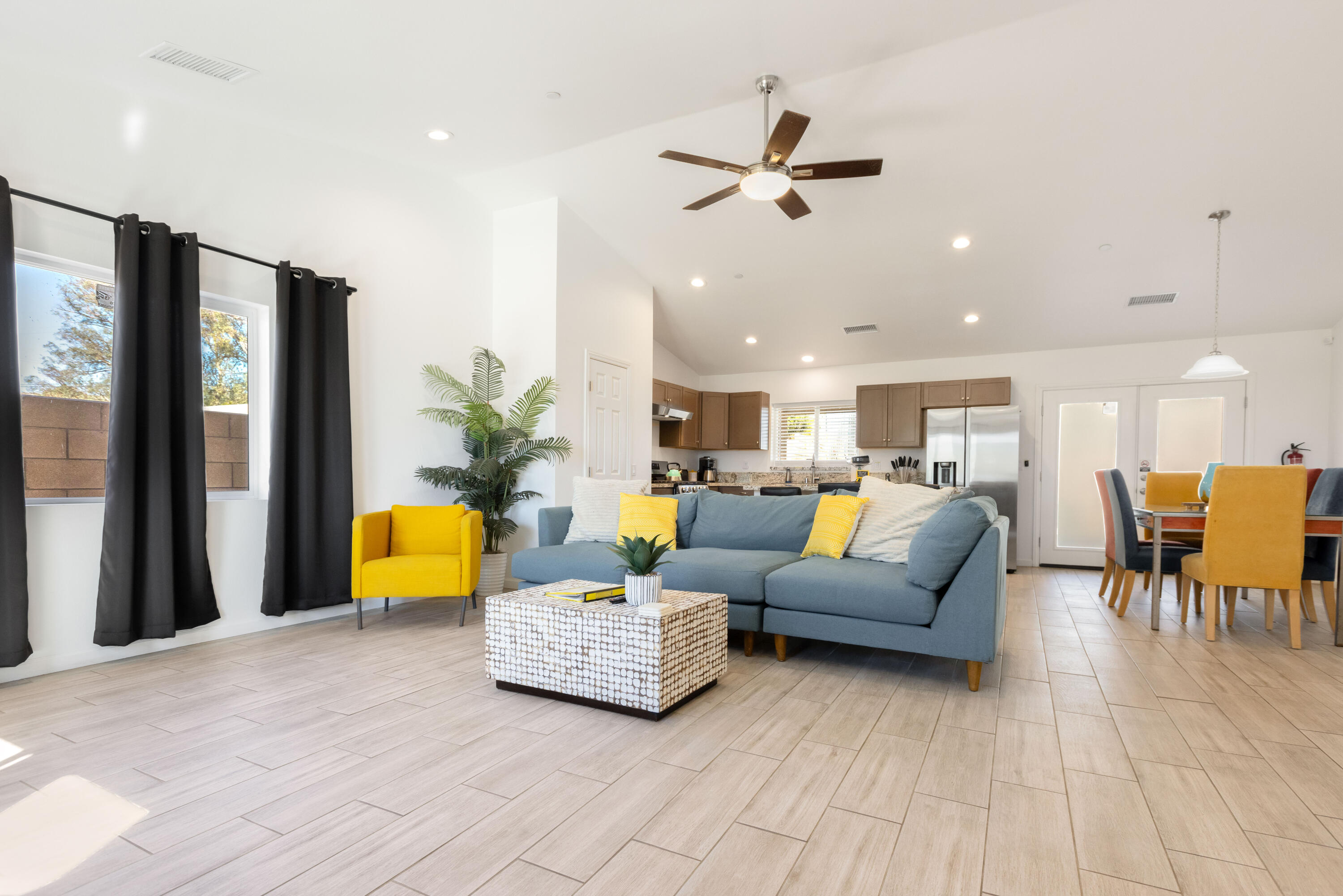 66560 Ocotillo Road Desert Hot Springs, CA 92240 - Photo 3 of 34 Livingroom and Kitchen view from Entry