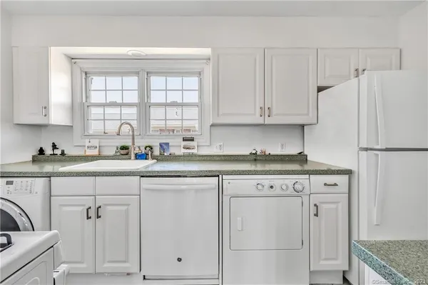 $3,100 | 245 Unquowa Road, Unit 46, Fairfield, CT 06824