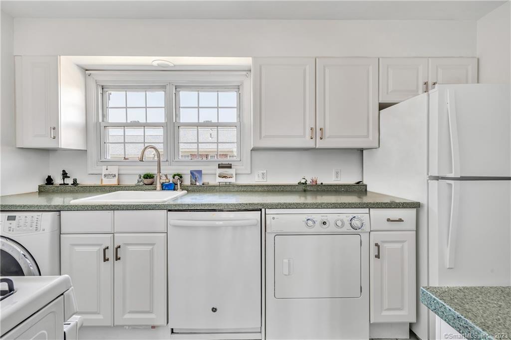 245 Unquowa Road, Unit 46 Fairfield, CT 06824 - Photo 8 of 26