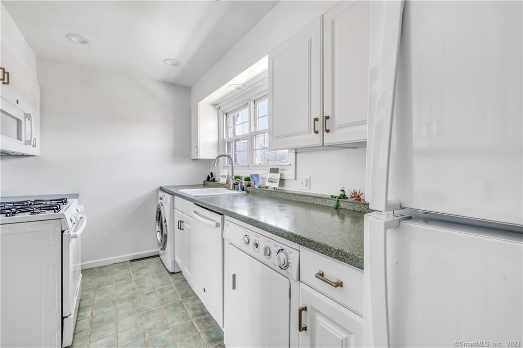 245 Unquowa Road, Unit 46 Fairfield, CT 06824 - Photo 9 of 26