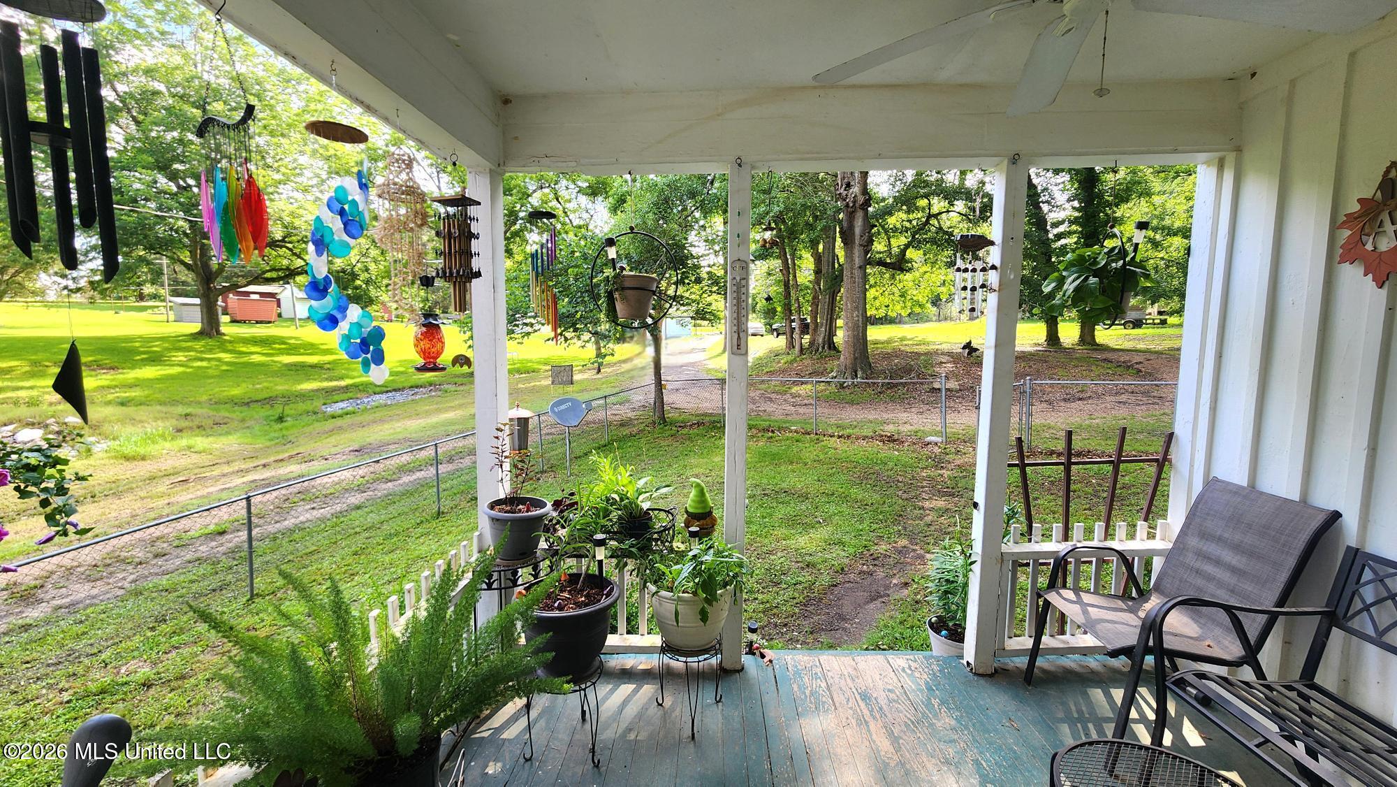 8 Lofton Lane Natchez, MS 39120 - Photo 3 of 21 20260529_092727