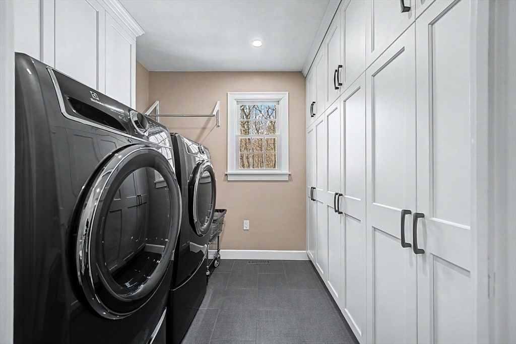 7 South Barn Road Hopkinton, MA 01748 - Photo 14 of 41