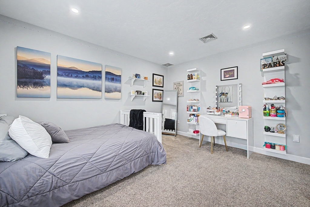 7 South Barn Road Hopkinton, MA 01748 - Photo 19 of 41