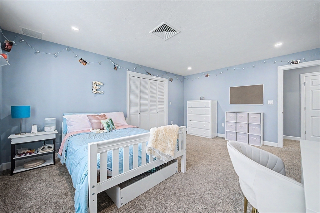 7 South Barn Road Hopkinton, MA 01748 - Photo 24 of 41