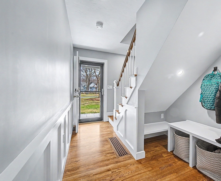 7 South Barn Road Hopkinton, MA 01748 - Photo 3 of 41