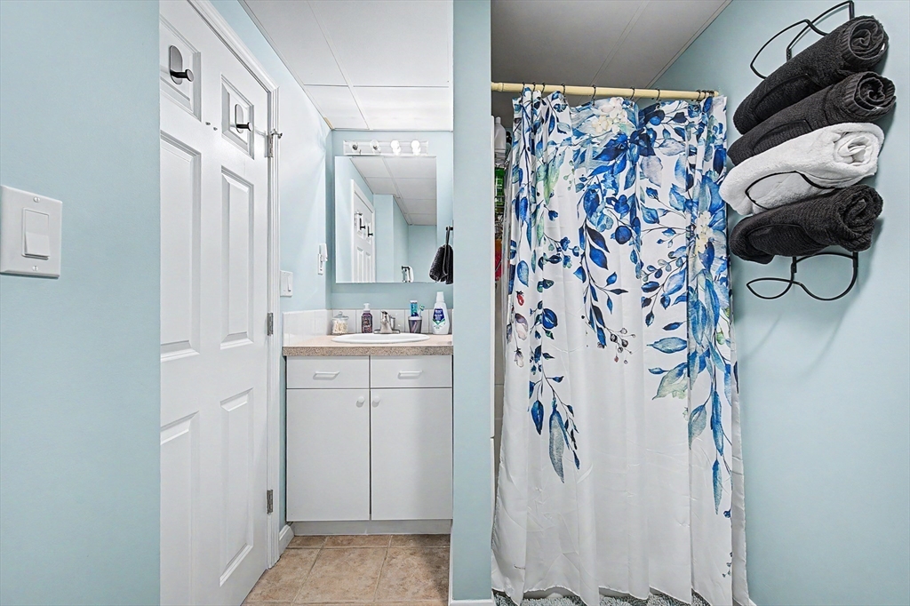 7 South Barn Road Hopkinton, MA 01748 - Photo 33 of 41