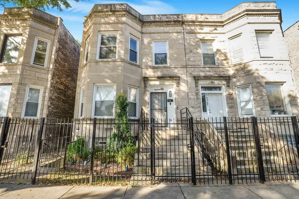 $1,850 | 6438 South Eberhart Avenue, Unit 2, Chicago, IL 60637