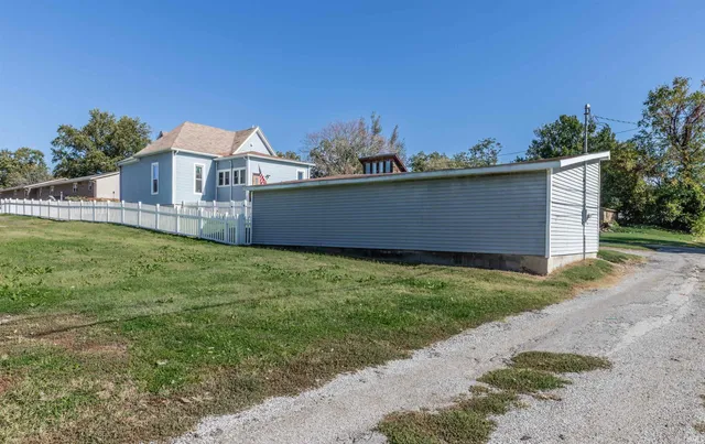 $153,500 | 400 West 9th Street, Mount Vernon, IN 47620