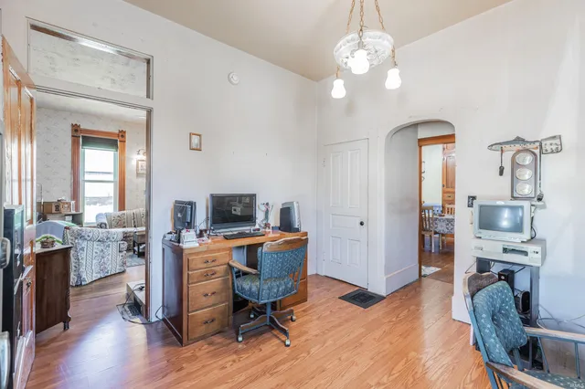 $153,500 | 400 West 9th Street, Mount Vernon, IN 47620