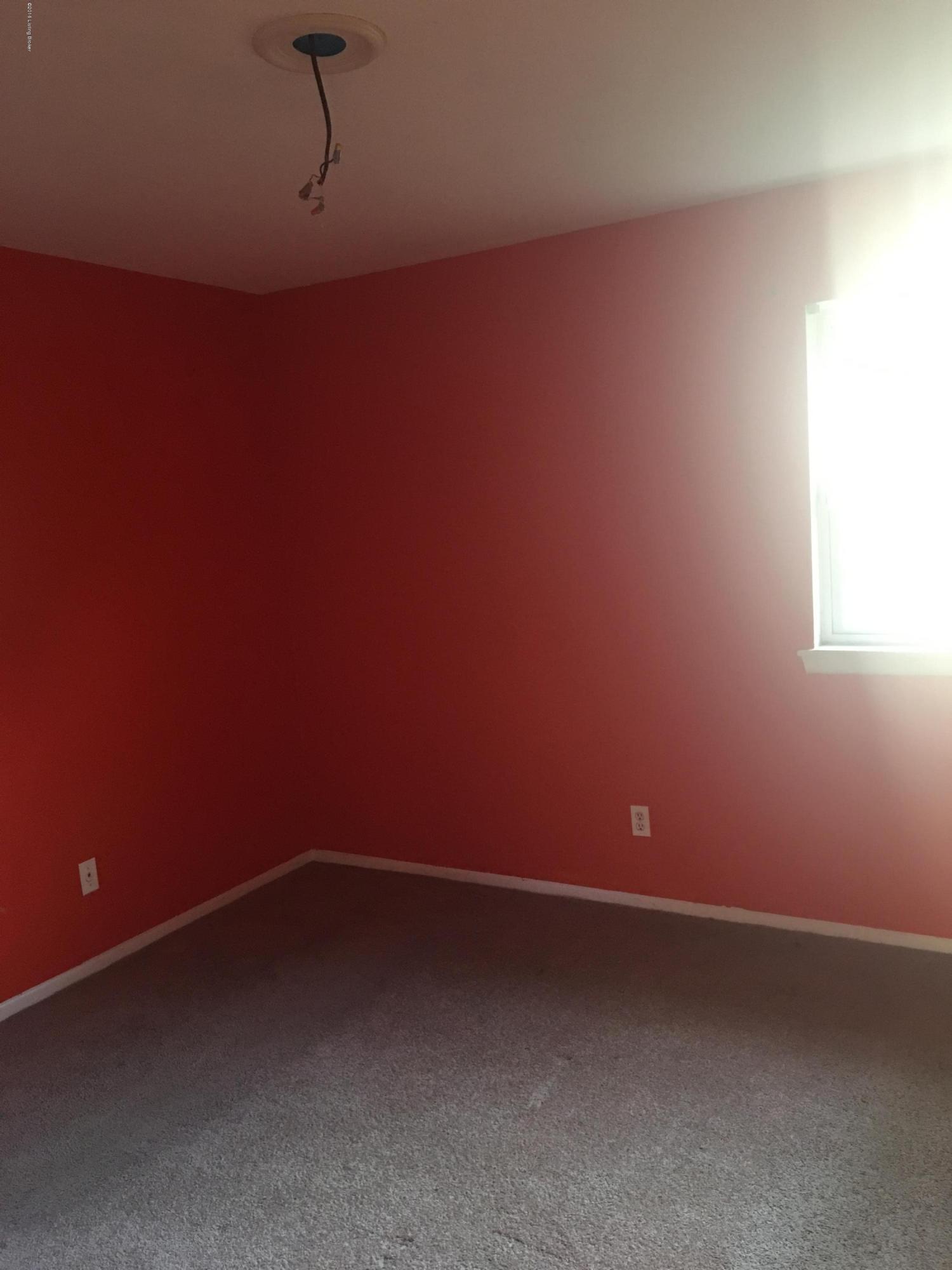 7729 Rochelle Road Louisville, KY 40228 - Photo 12 of 15 IMG_3377