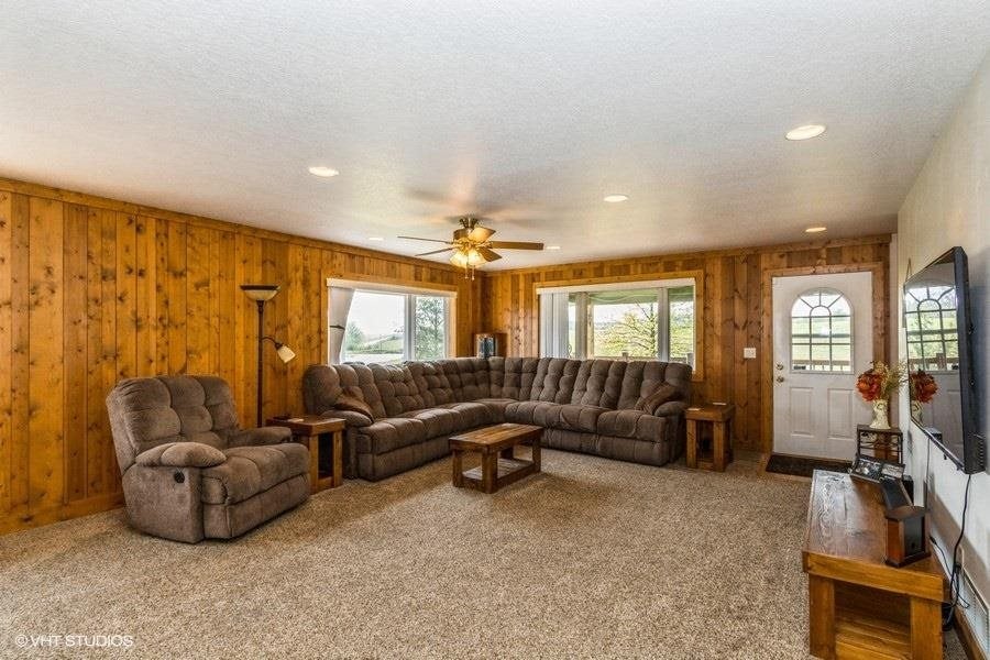 3230 170th Street Riverside, IA 52327 - Photo 9 of 49 Gallery Image 9