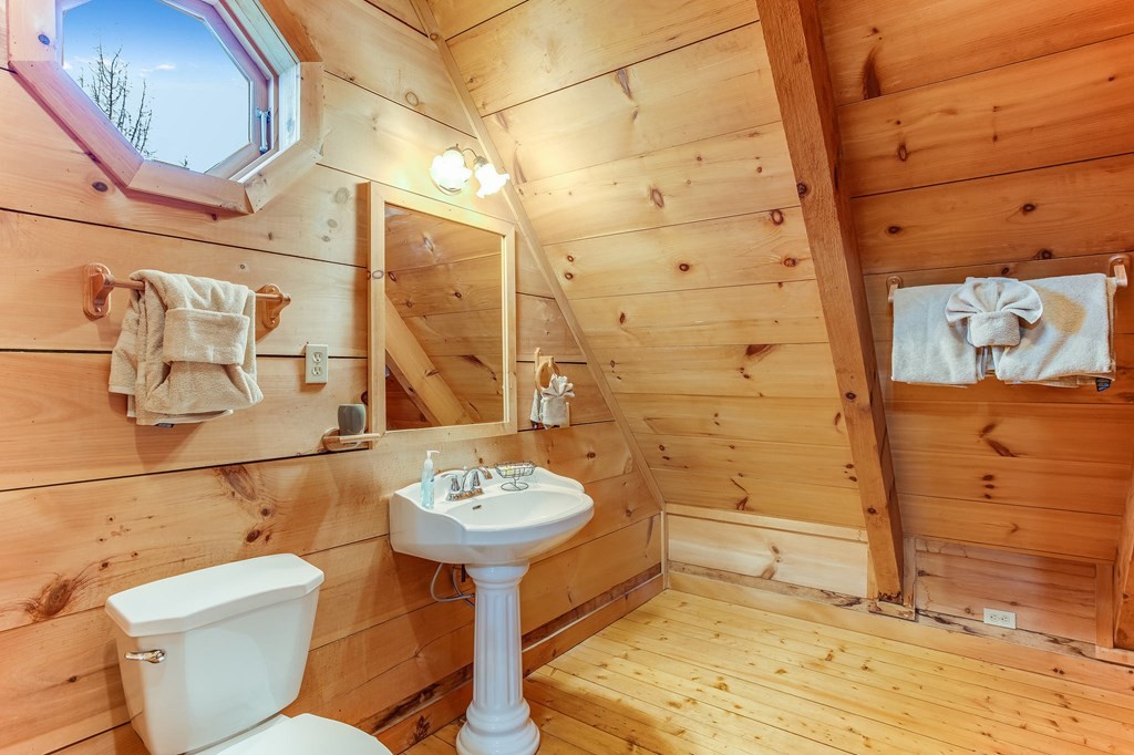 1505 McCarter Hollow Road, Unit FORESTINDULGENCE Sevierville, TN 37862 - Photo 20 of 23 Gallery Image 20
