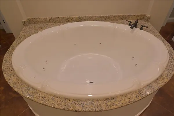 $694,000 | 2115 Hollow Wood Way, Haughton, LA 71037