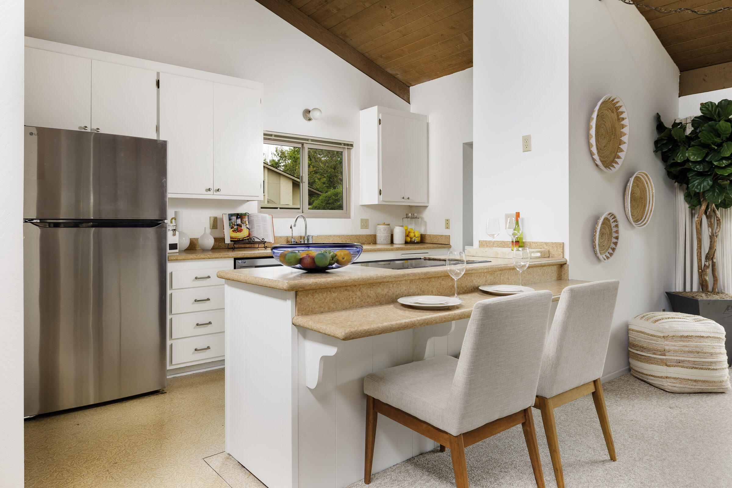 57 North San Marcos Road, Unit A Santa Barbara, CA 93111 - Photo 6 of 18 Kitchen
