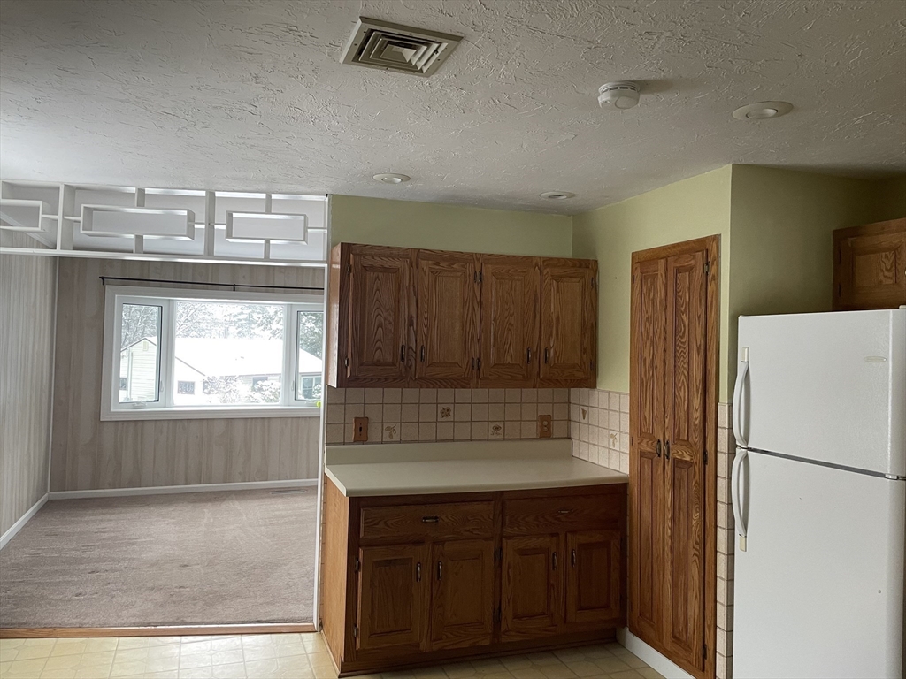 93 Cedar Hill Road Northborough, MA 01532 - Photo 4 of 13