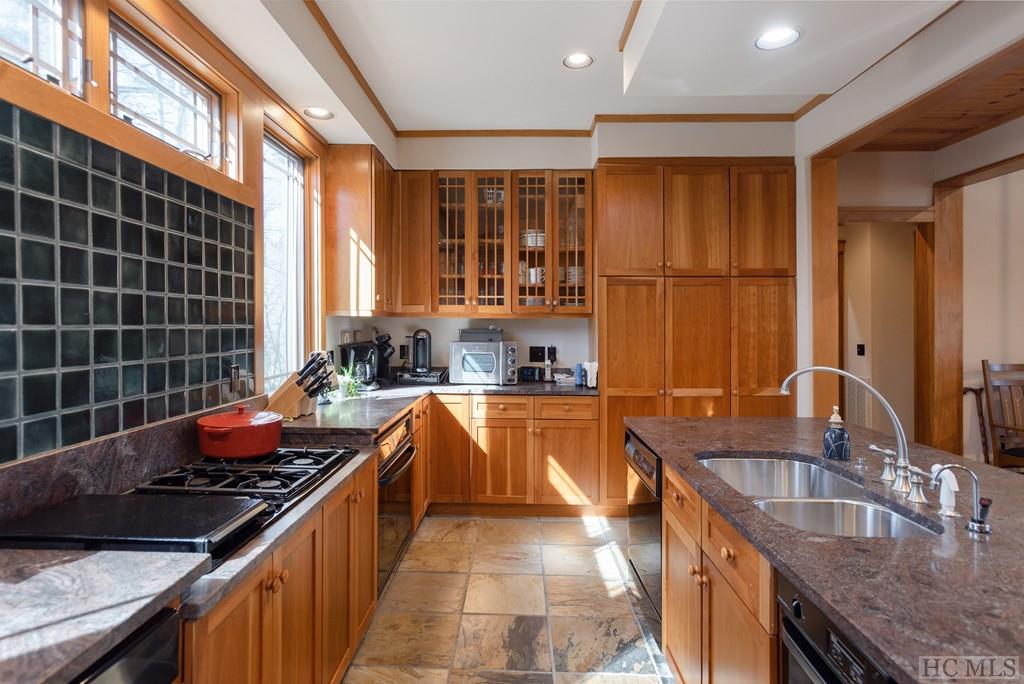 2101 Falcon Ridge Highlands, NC 28741 - Photo 29 of 60 Gallery Image 29