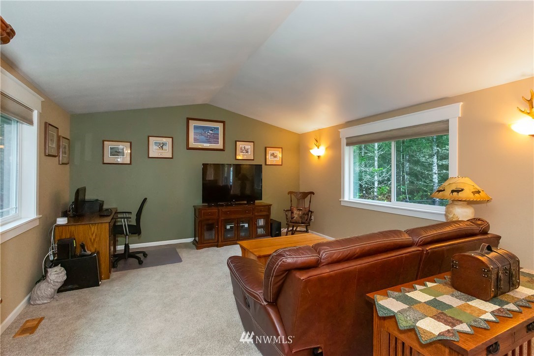 4757 Southwest Lake Helena Road Port Orchard, WA 98367 - Photo 12 of 40 Gallery Image 12