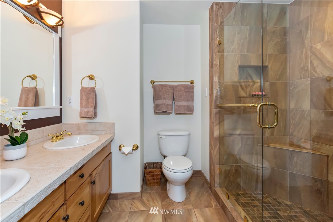 4757 Southwest Lake Helena Road Port Orchard, WA 98367 - Photo 17 of 40 Gallery Image 17
