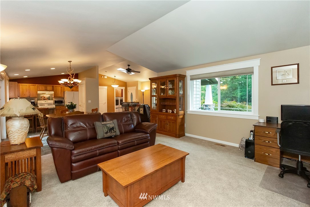 4757 Southwest Lake Helena Road Port Orchard, WA 98367 - Photo 10 of 40 Gallery Image 10