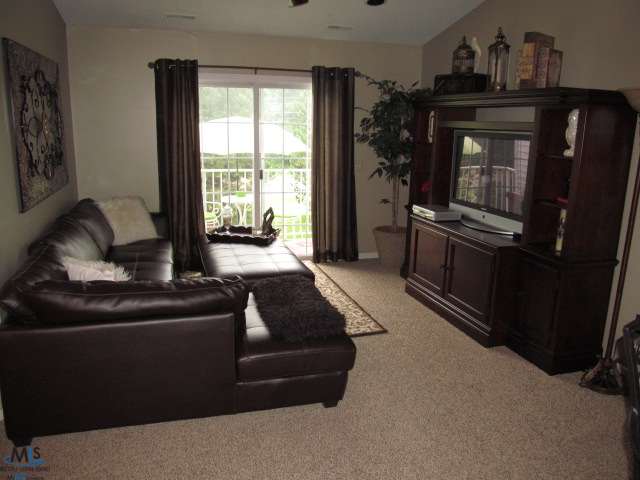 20624 Dunham Road, Unit 7 Clinton Township, MI 48038 - Photo 10 of 24 31115649-9.JPG