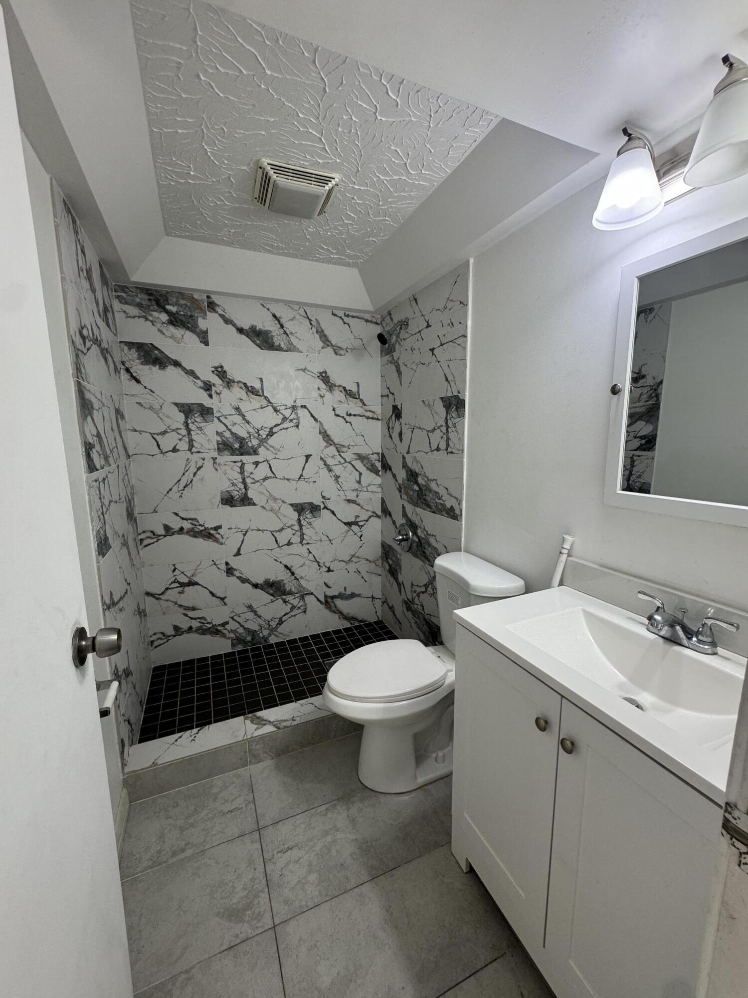 7816 Northwest 70th Terrace Tamarac, FL 33321 - Photo 29 of 37 IMG_1891