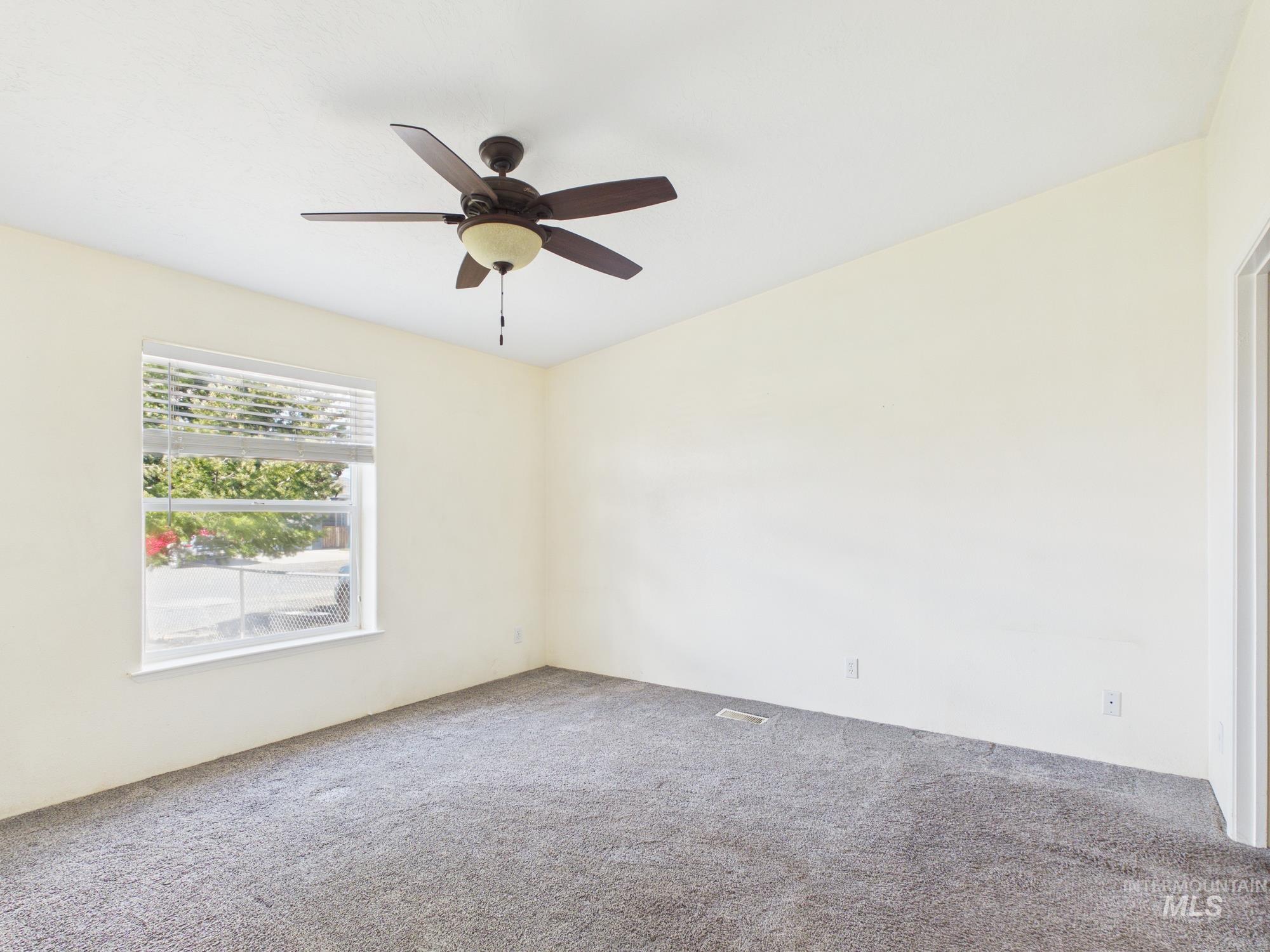 899 Eagles Pointe Boulevard Lewiston, ID 83501 - Photo 14 of 27