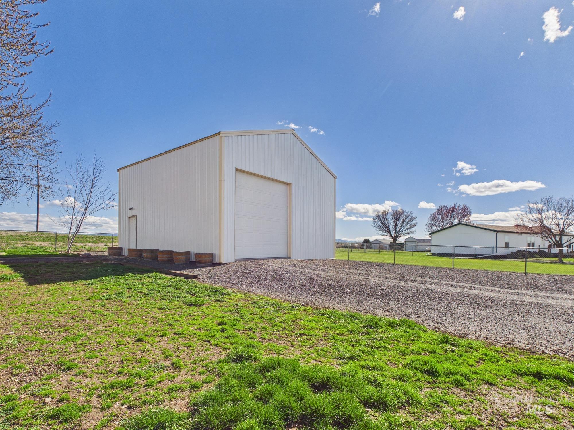 899 Eagles Pointe Boulevard Lewiston, ID 83501 - Photo 2 of 27 View of outdoor structure with driveway