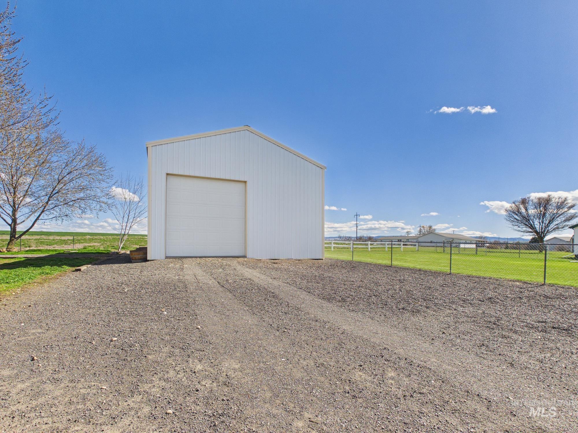 899 Eagles Pointe Boulevard Lewiston, ID 83501 - Photo 3 of 27 View of outbuilding with dirt driveway