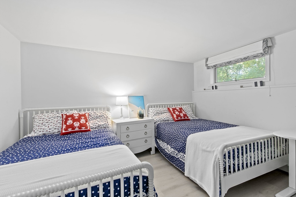 33 Nemasket Road Falmouth, MA 02540 - Photo 18 of 34