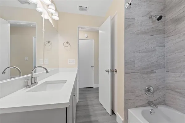 $2,600 | 700 Oakland Road, Altamonte Springs, FL 32701