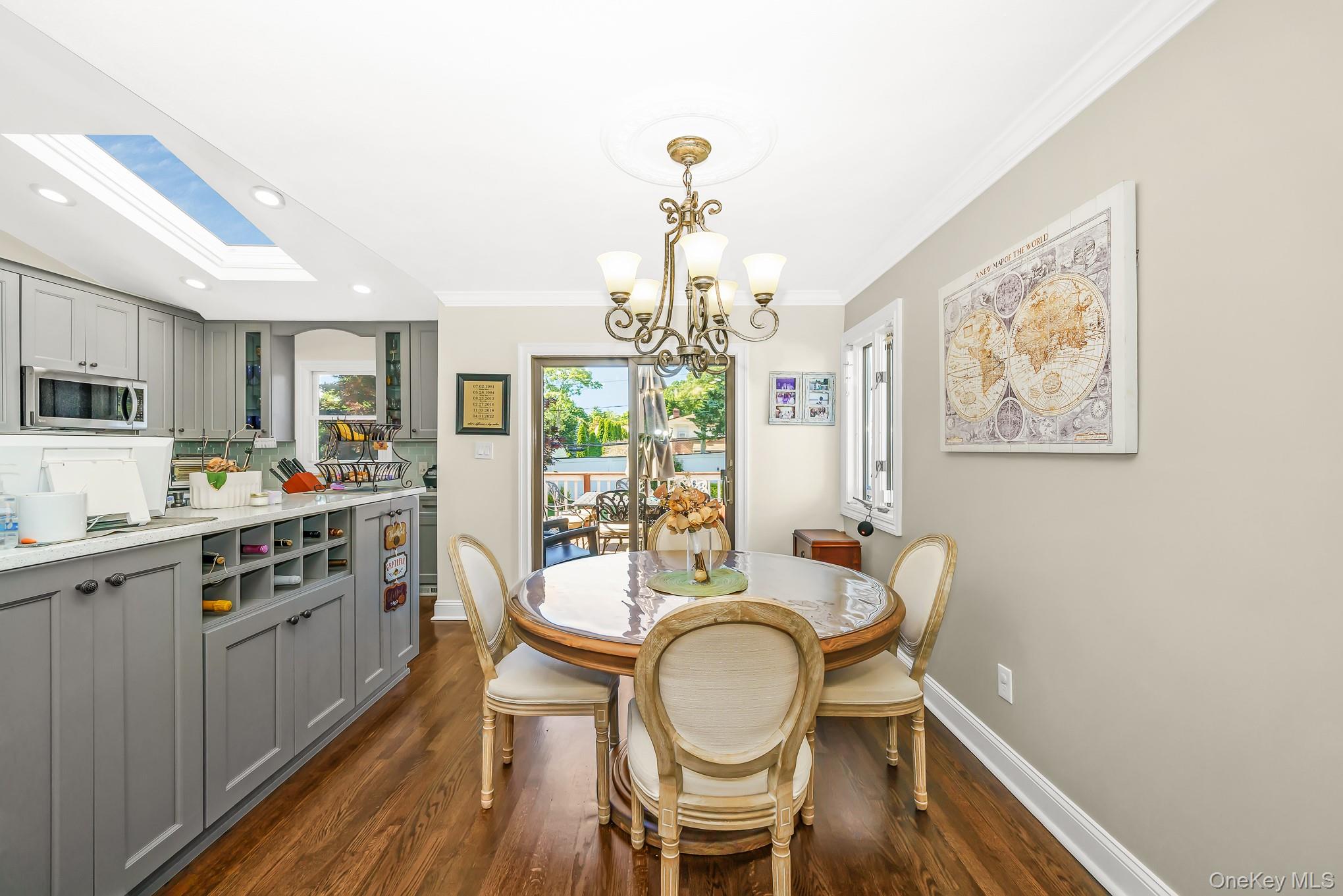 9 Wayne Place Commack, NY 11725 - Photo 11 of 36