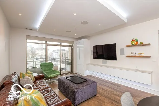 $325,000 | 802 North Meridian Street, Unit 205, Indianapolis, IN 46204